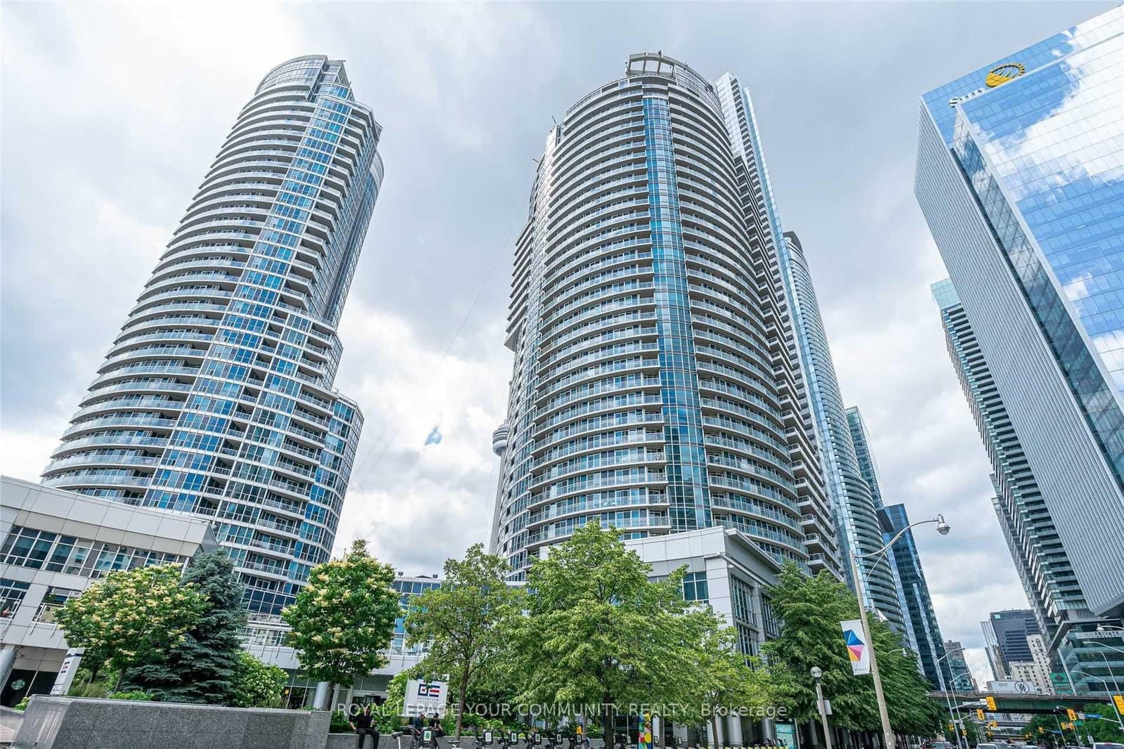 8 York Street, Unit 2206 thumbnail 17