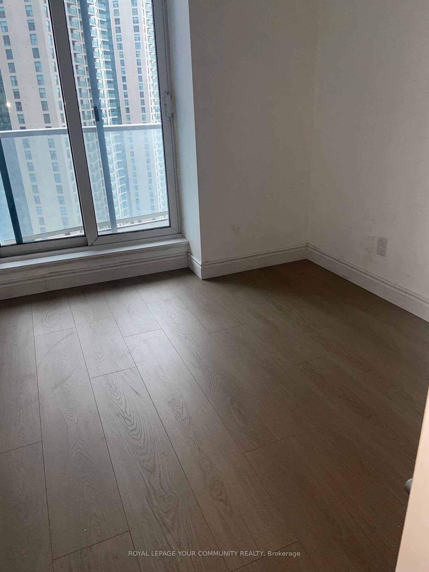 8 York Street, Unit 2206 thumbnail 5
