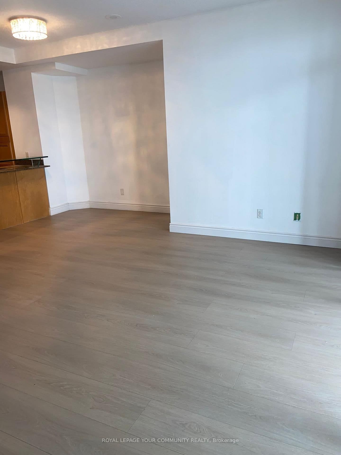 8 York Street, Unit 2206 thumbnail 9