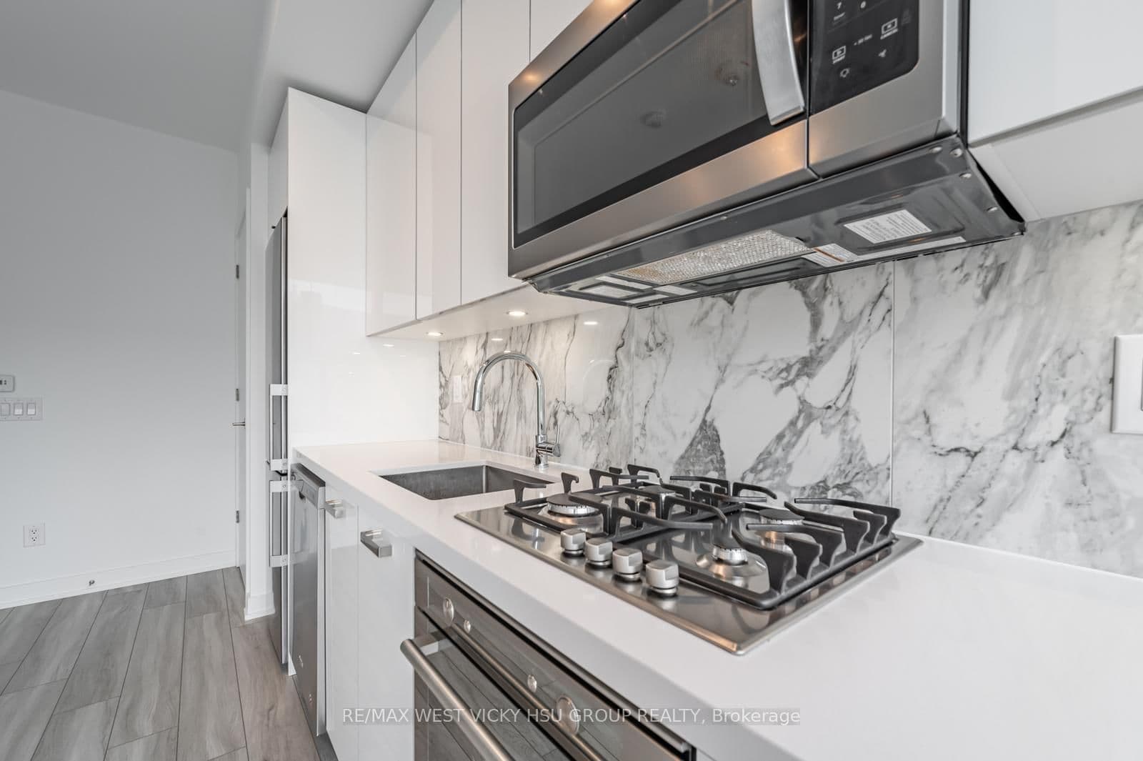 458 Richmond Street W, Unit 806 thumbnail 10