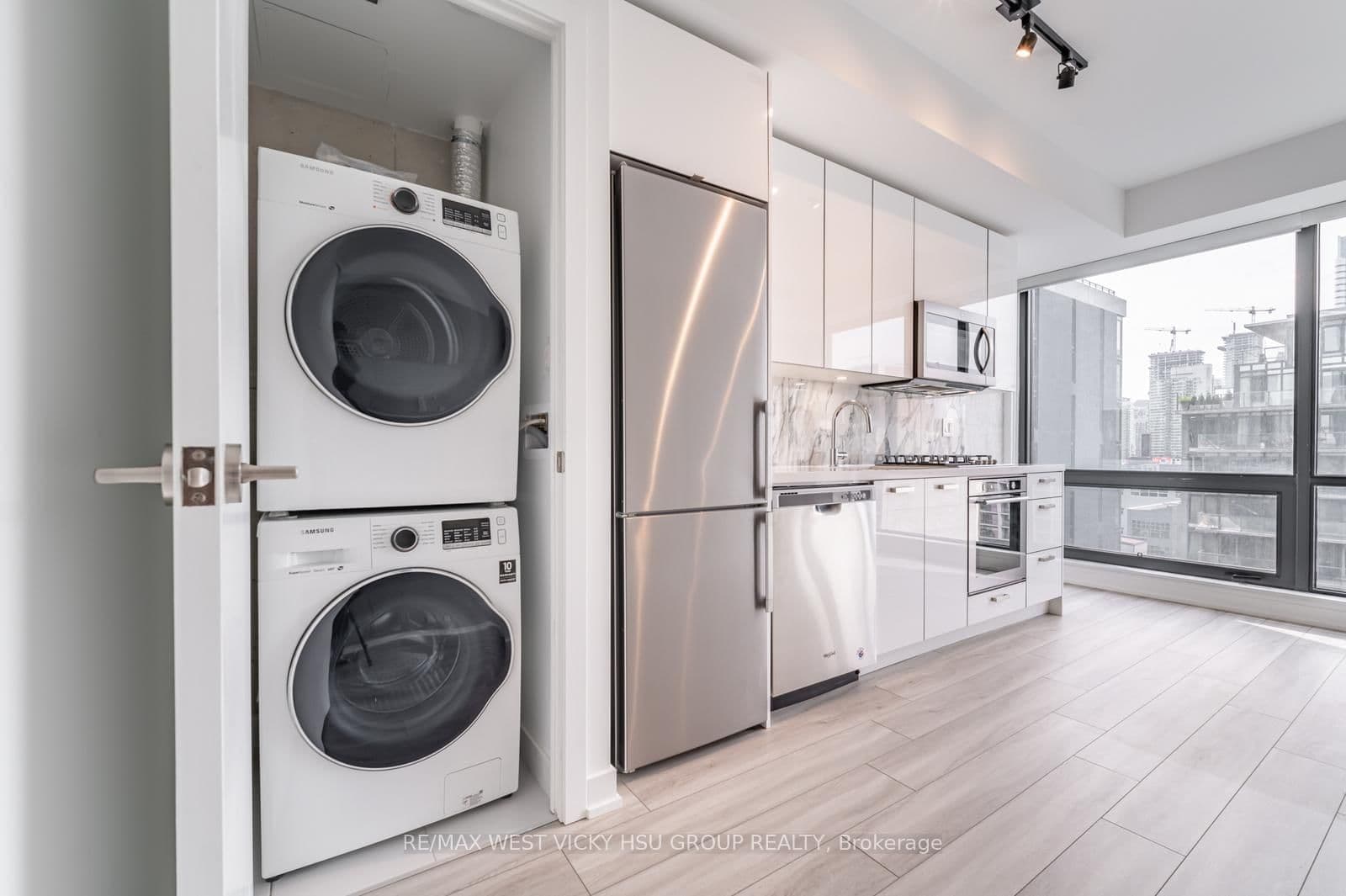 458 Richmond Street W, Unit 806 thumbnail 13