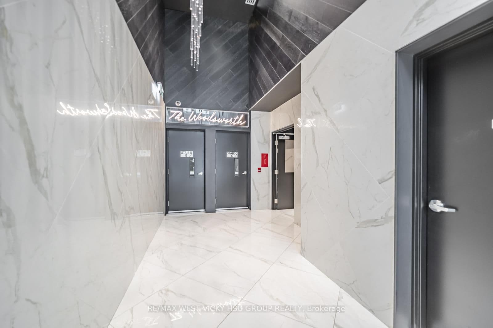 458 Richmond Street W, Unit 806 thumbnail 2