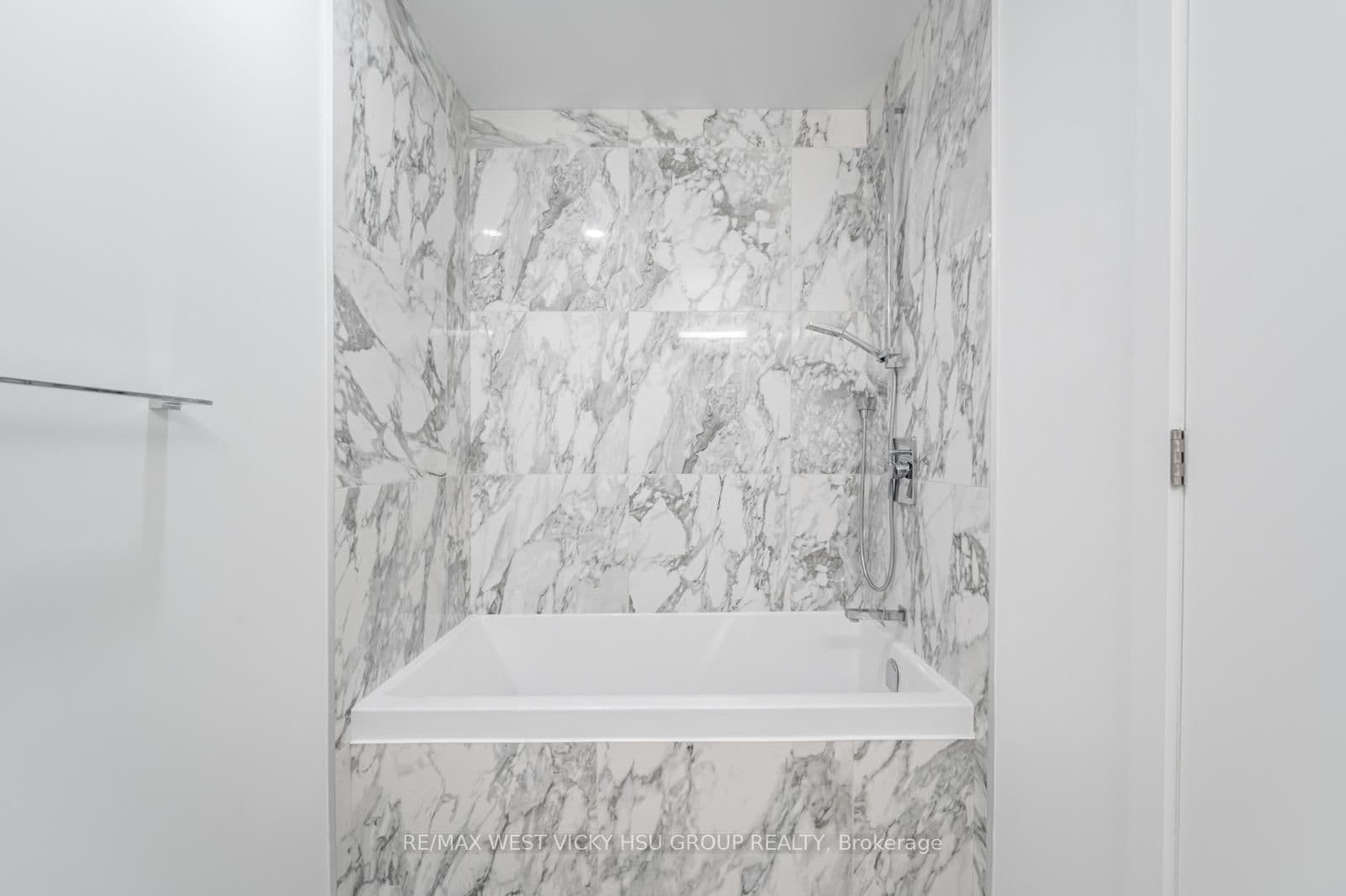 458 Richmond Street W, Unit 806 thumbnail 22