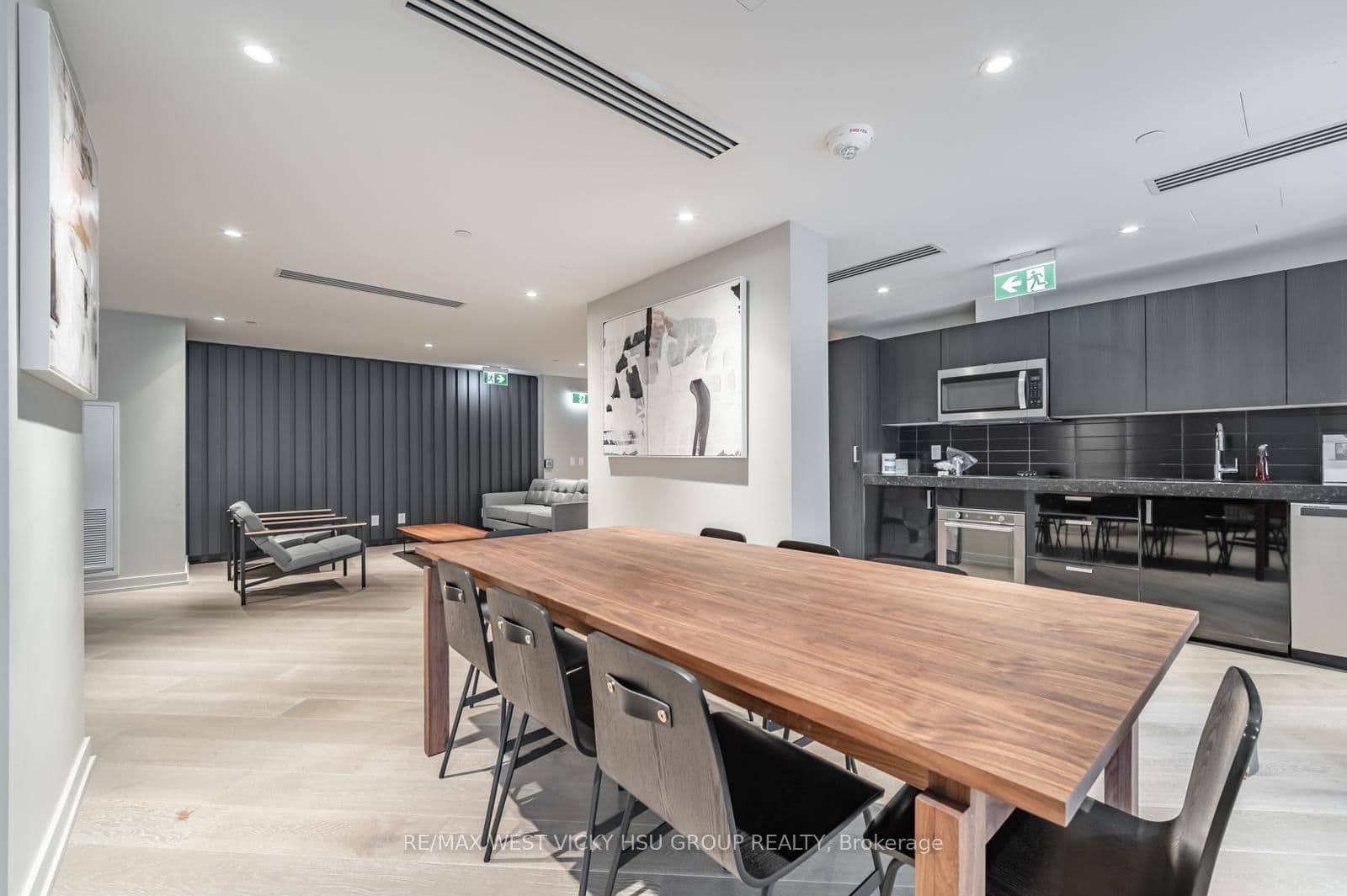 458 Richmond Street W, Unit 806 thumbnail 24