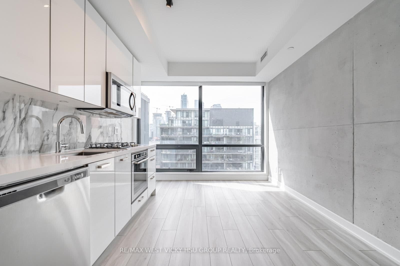 458 Richmond Street W, Unit 806 thumbnail 5
