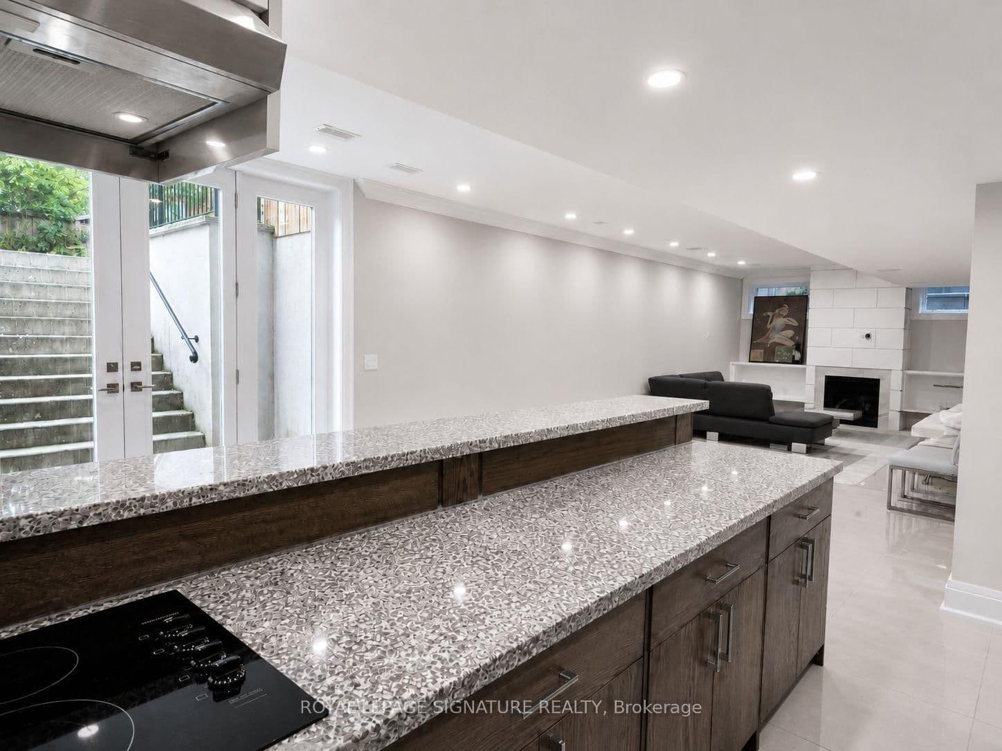 12 Terrace Avenue, Unit Lower thumbnail 2