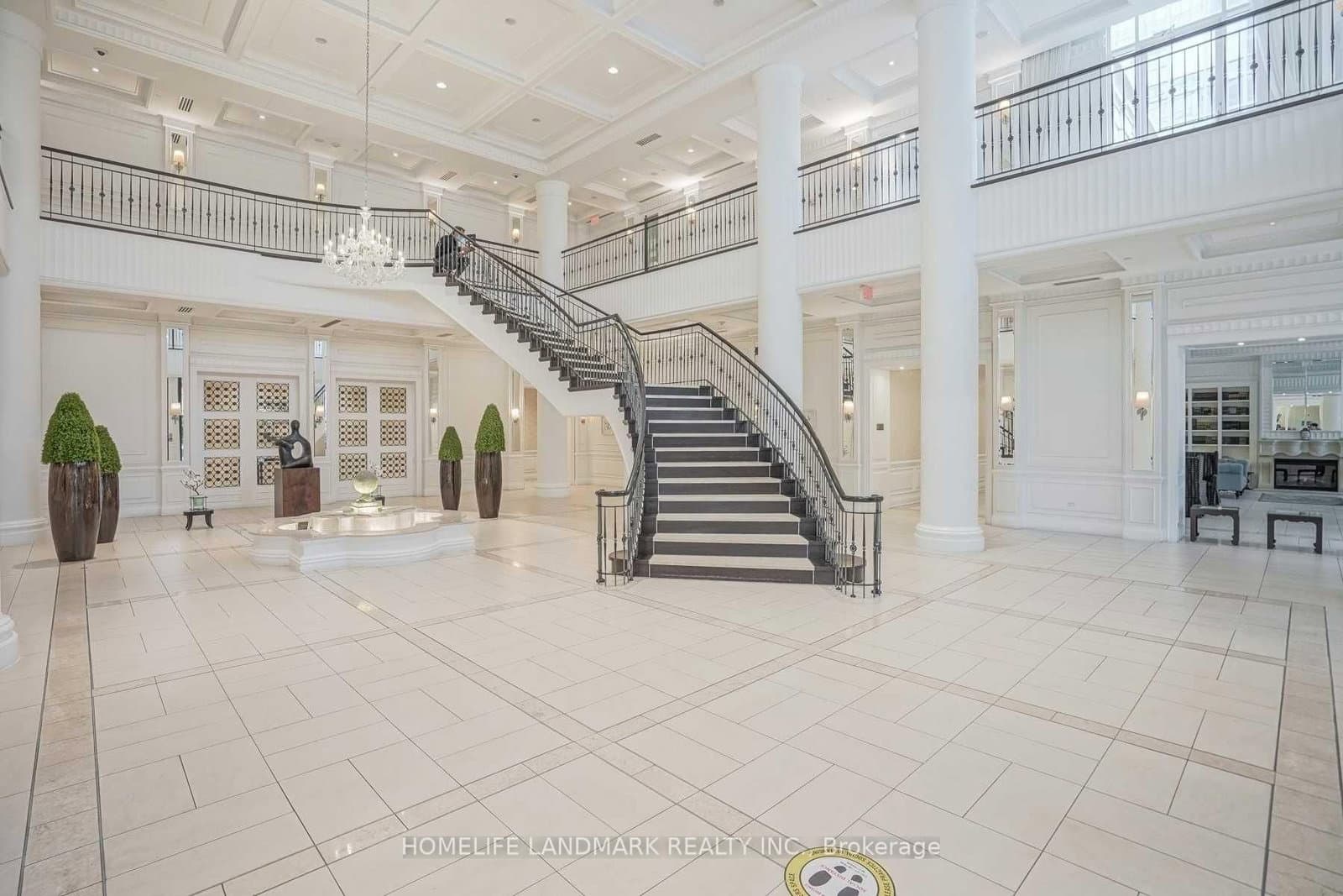 25 Greenview Avenue, Unit 828 thumbnail 3