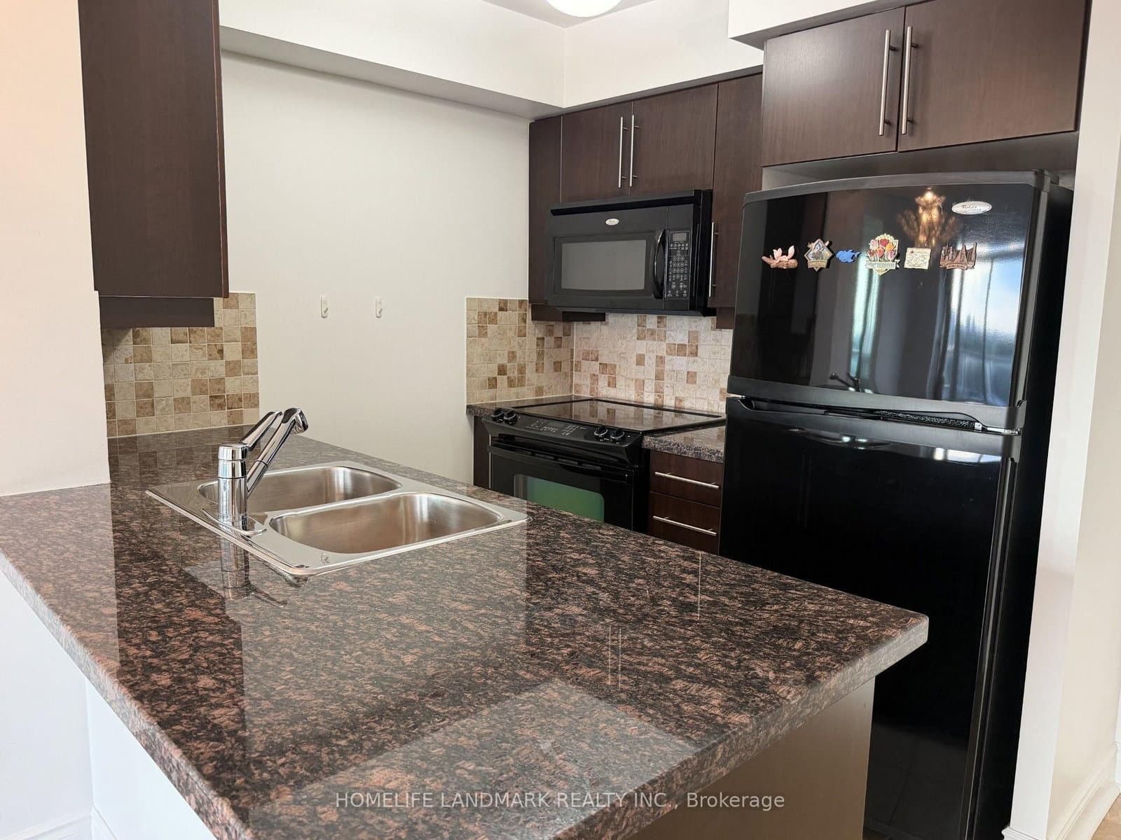 25 Greenview Avenue, Unit 828 thumbnail 9