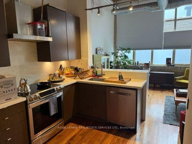 736 Dundas Street E, Unit 203 thumbnail 17