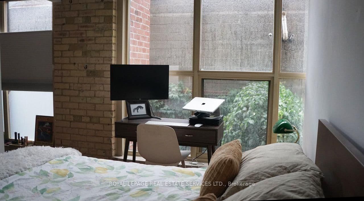 736 Dundas Street E, Unit 203 thumbnail 22