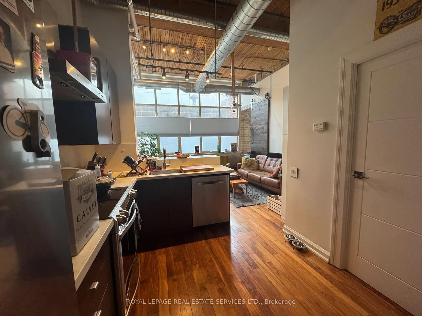 736 Dundas Street E, Unit 203 thumbnail 4