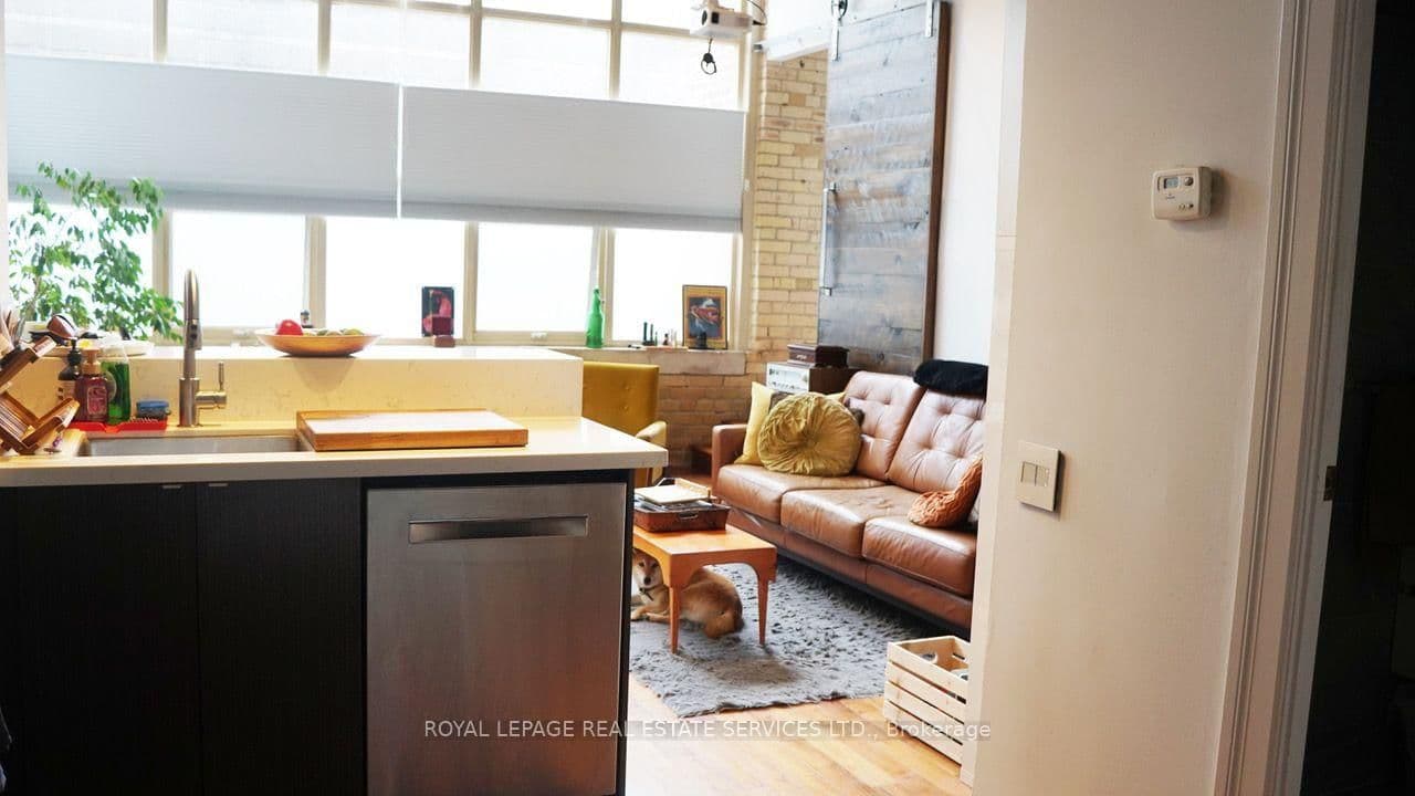 736 Dundas Street E, Unit 203 thumbnail 7