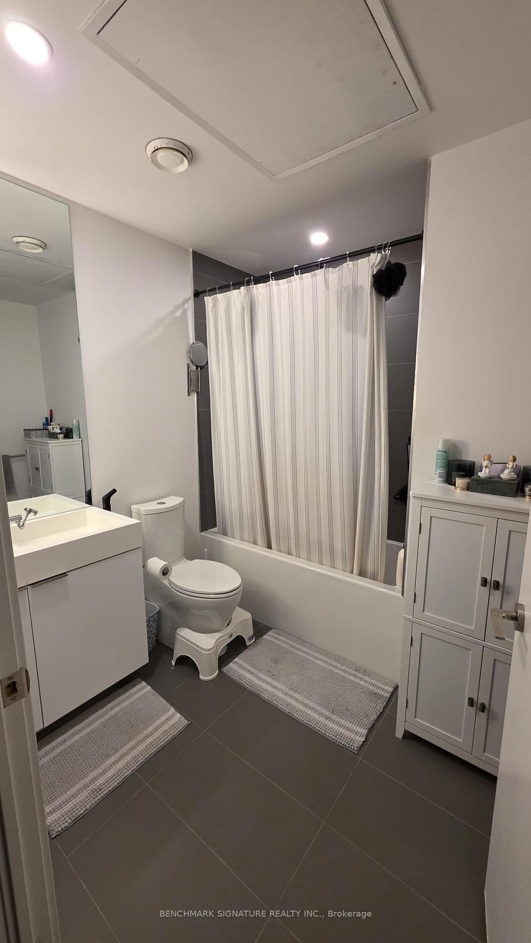 33 Helendale Avenue, Unit 1505 thumbnail 14