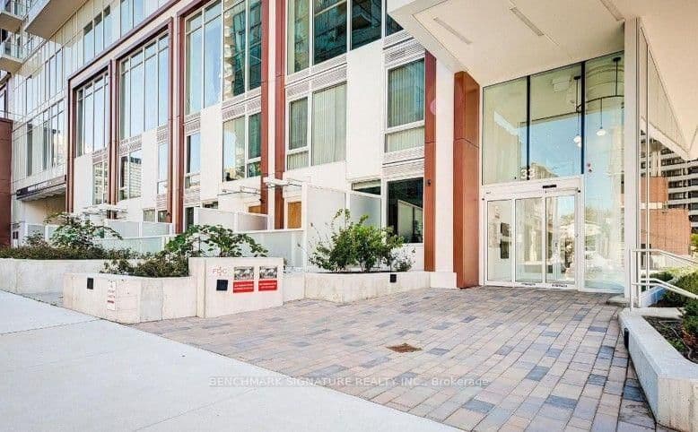 33 Helendale Avenue, Unit 1505 thumbnail 2