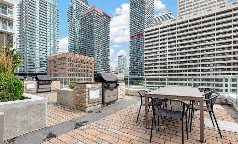 33 Helendale Avenue, Unit 1505 thumbnail 22