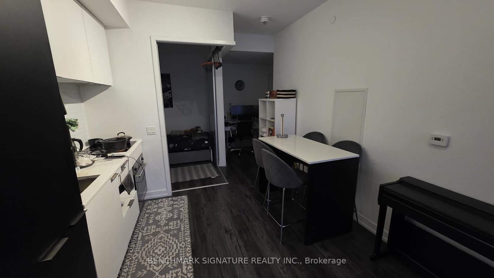 33 Helendale Avenue, Unit 1505 thumbnail 9