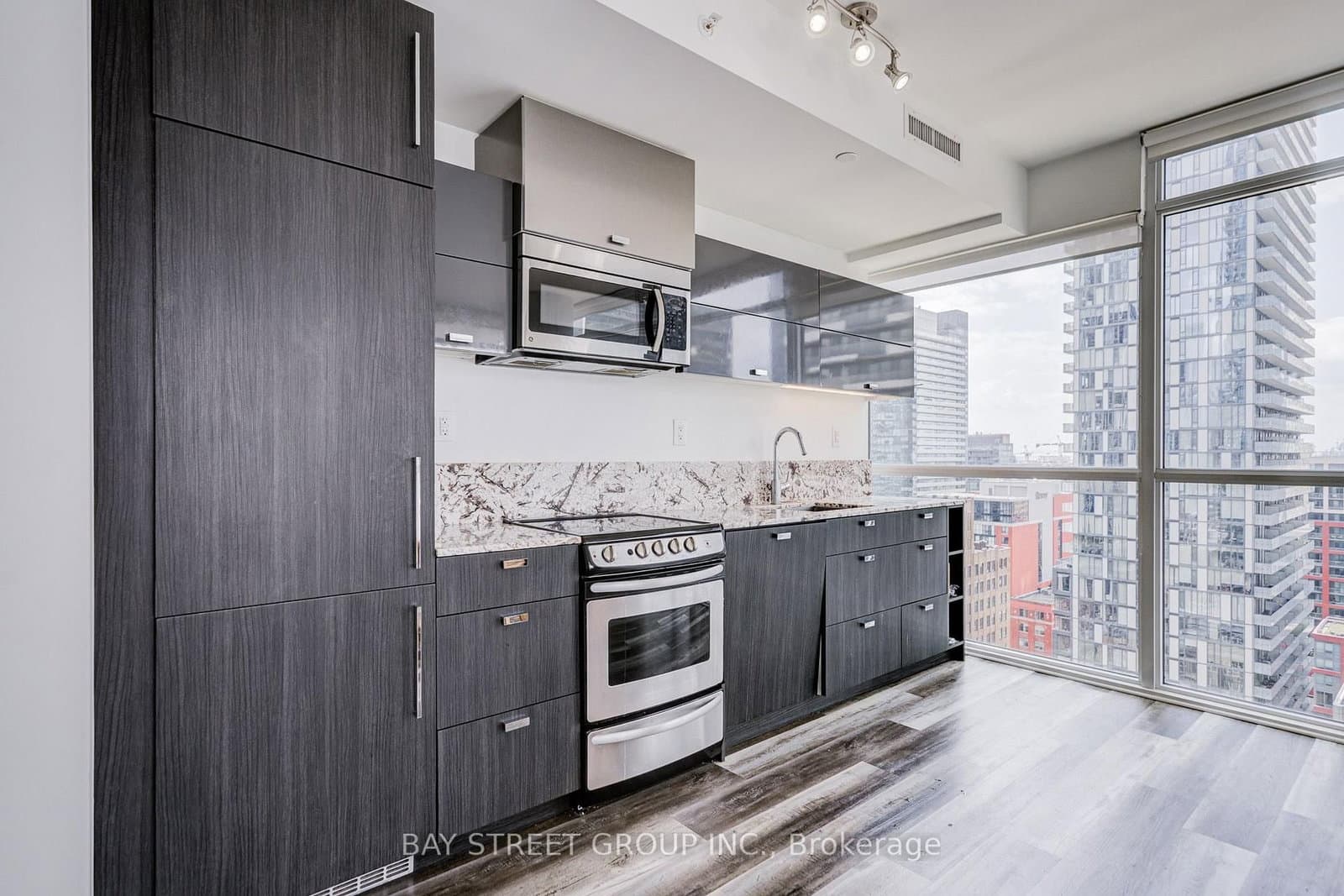 290 Adelaide Street W, Unit 1804 thumbnail 12
