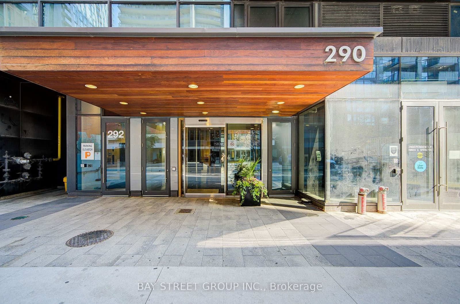 290 Adelaide Street W, Unit 1804 thumbnail 3