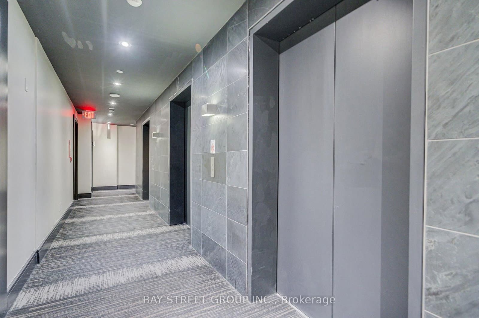 290 Adelaide Street W, Unit 1804 thumbnail 4