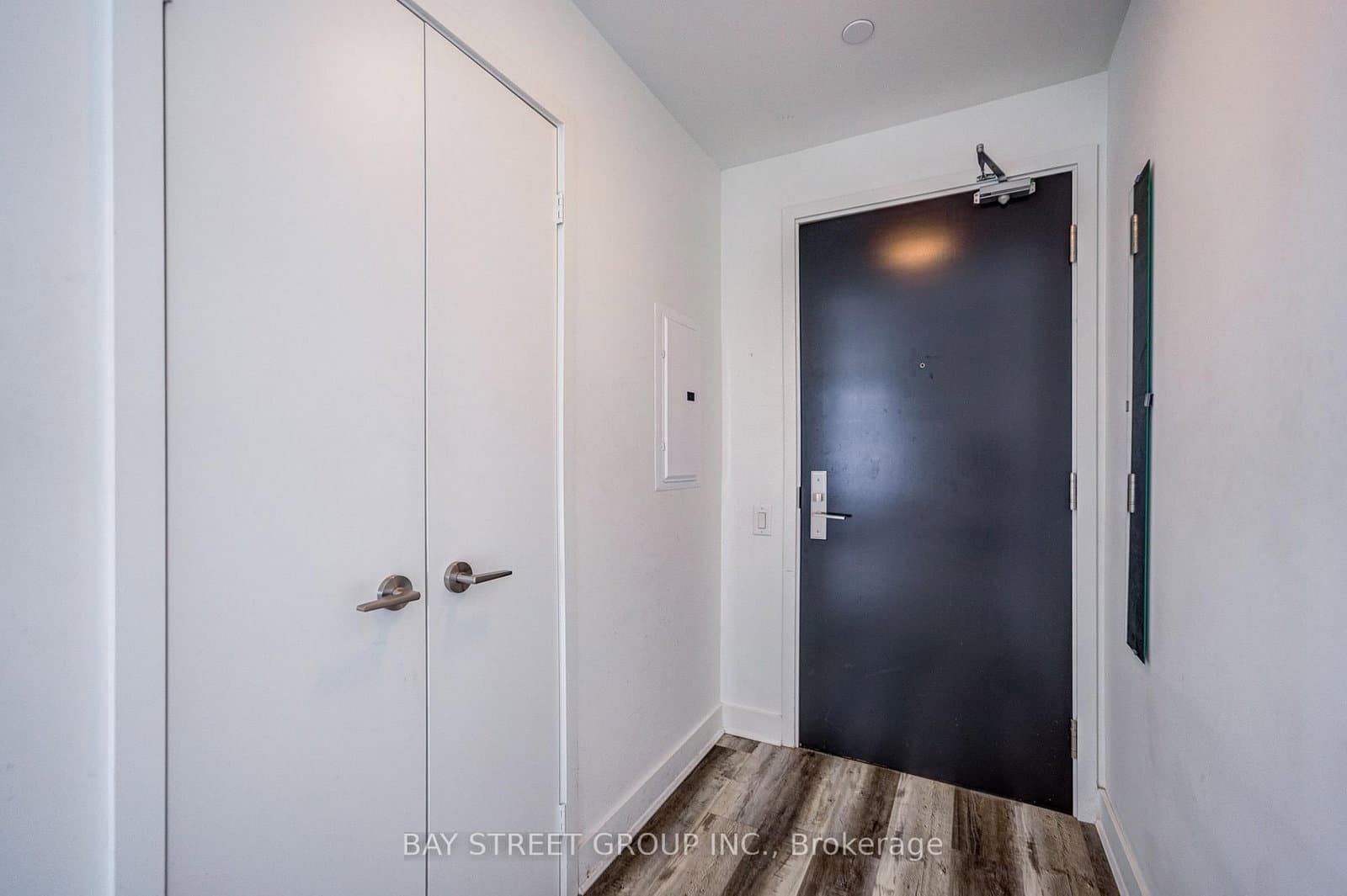 290 Adelaide Street W, Unit 1804 thumbnail 5