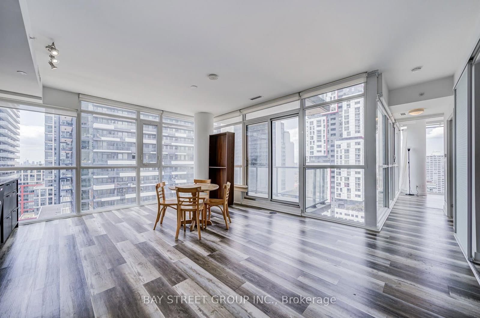 290 Adelaide Street W, Unit 1804 thumbnail 6