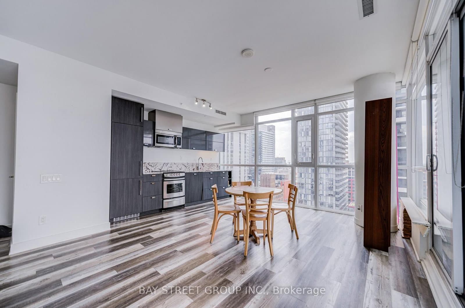 290 Adelaide Street W, Unit 1804 thumbnail 8