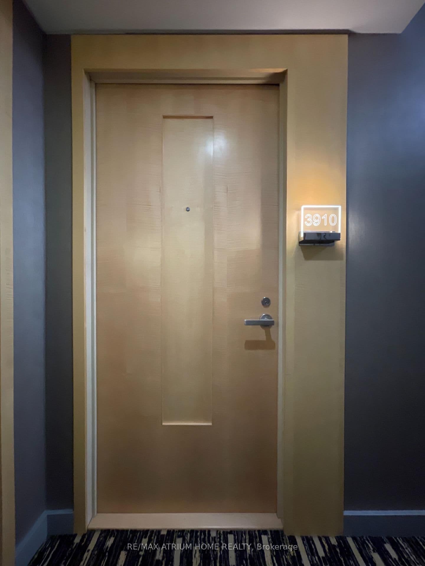 45 Charles Street E, Unit 3910 - Image 1