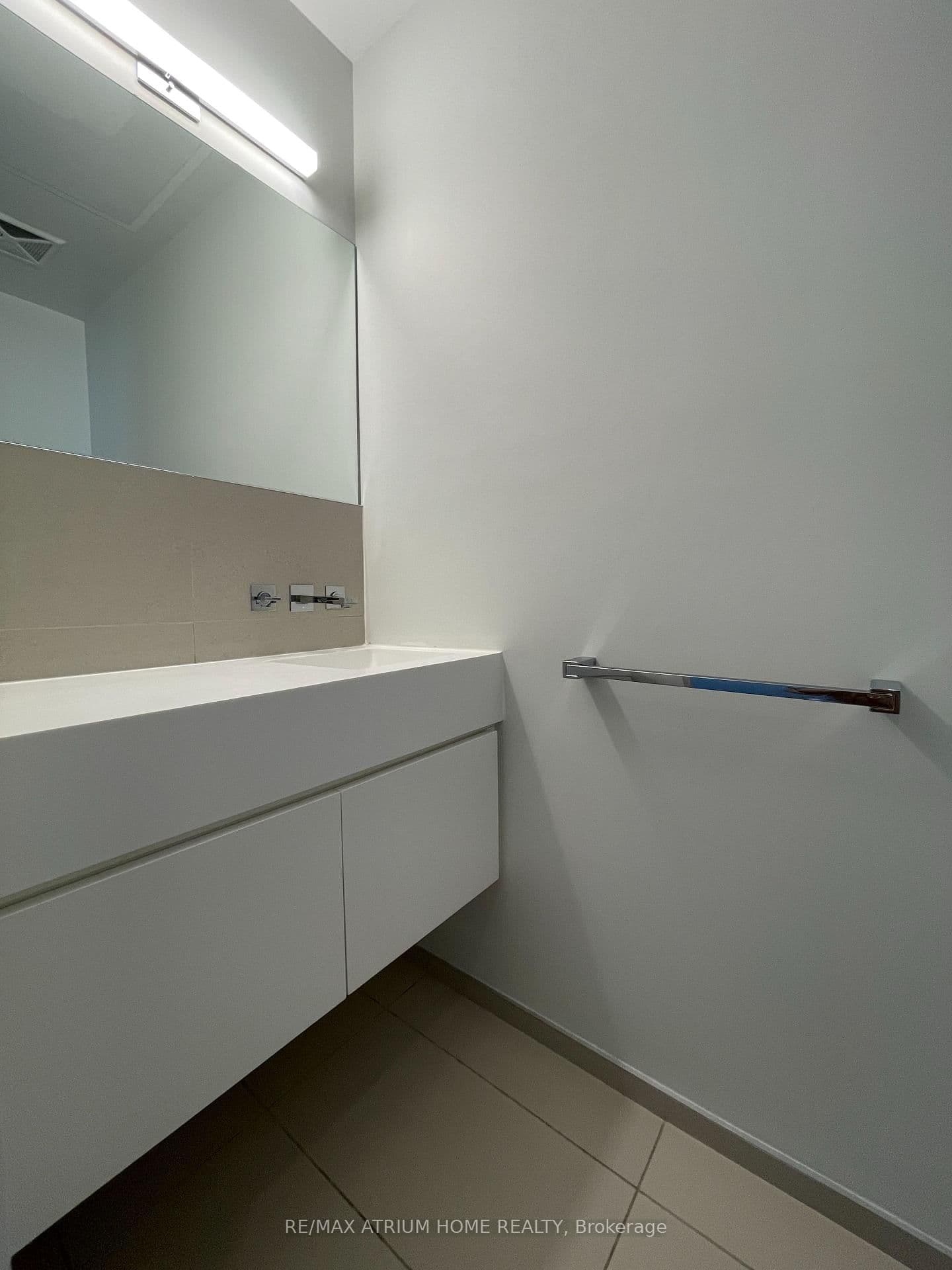 45 Charles Street E, Unit 3910 thumbnail 12