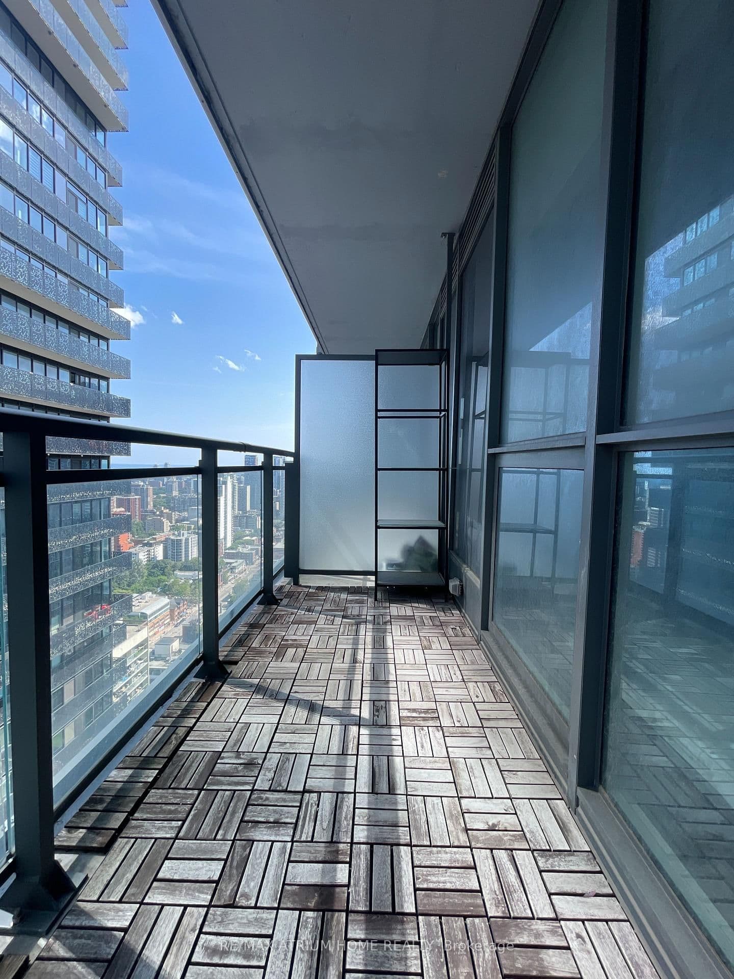 45 Charles Street E, Unit 3910 thumbnail 17
