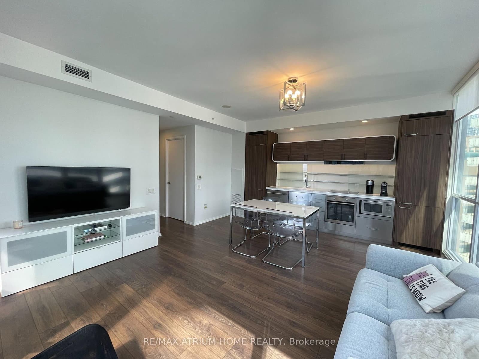 45 Charles Street E, Unit 3910 thumbnail 7