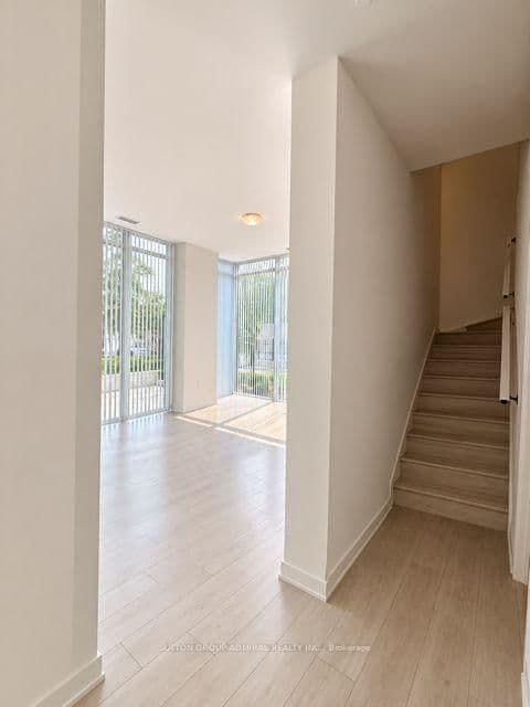5858 Yonge Street, Unit TH10 thumbnail 16