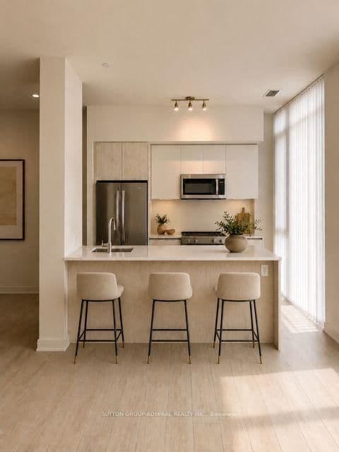 5858 Yonge Street, Unit TH10 thumbnail 3