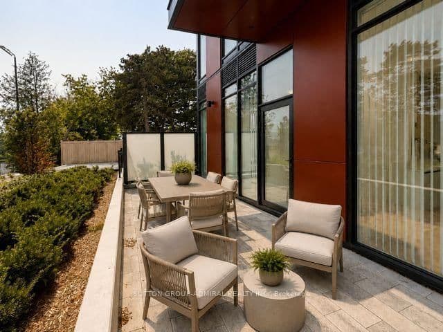 5858 Yonge Street, Unit TH10 thumbnail 32
