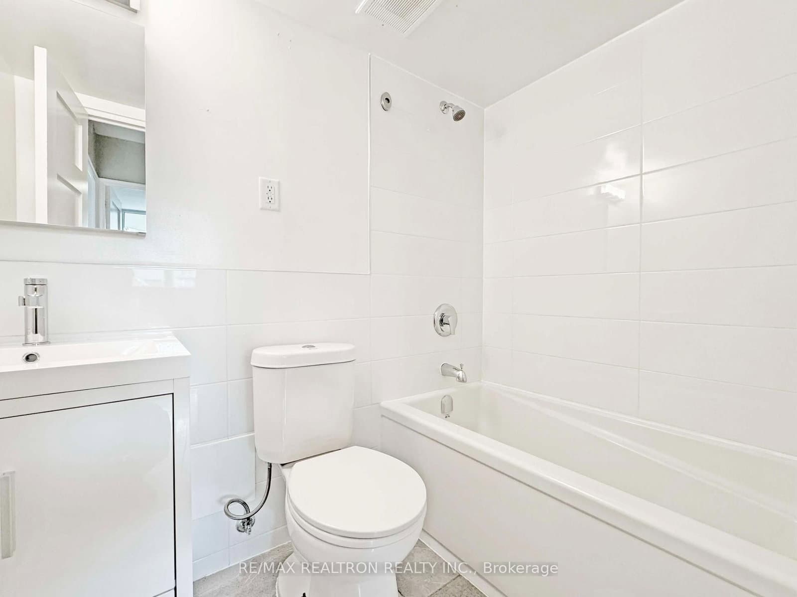 485 Huron Street, Unit 206 thumbnail 18