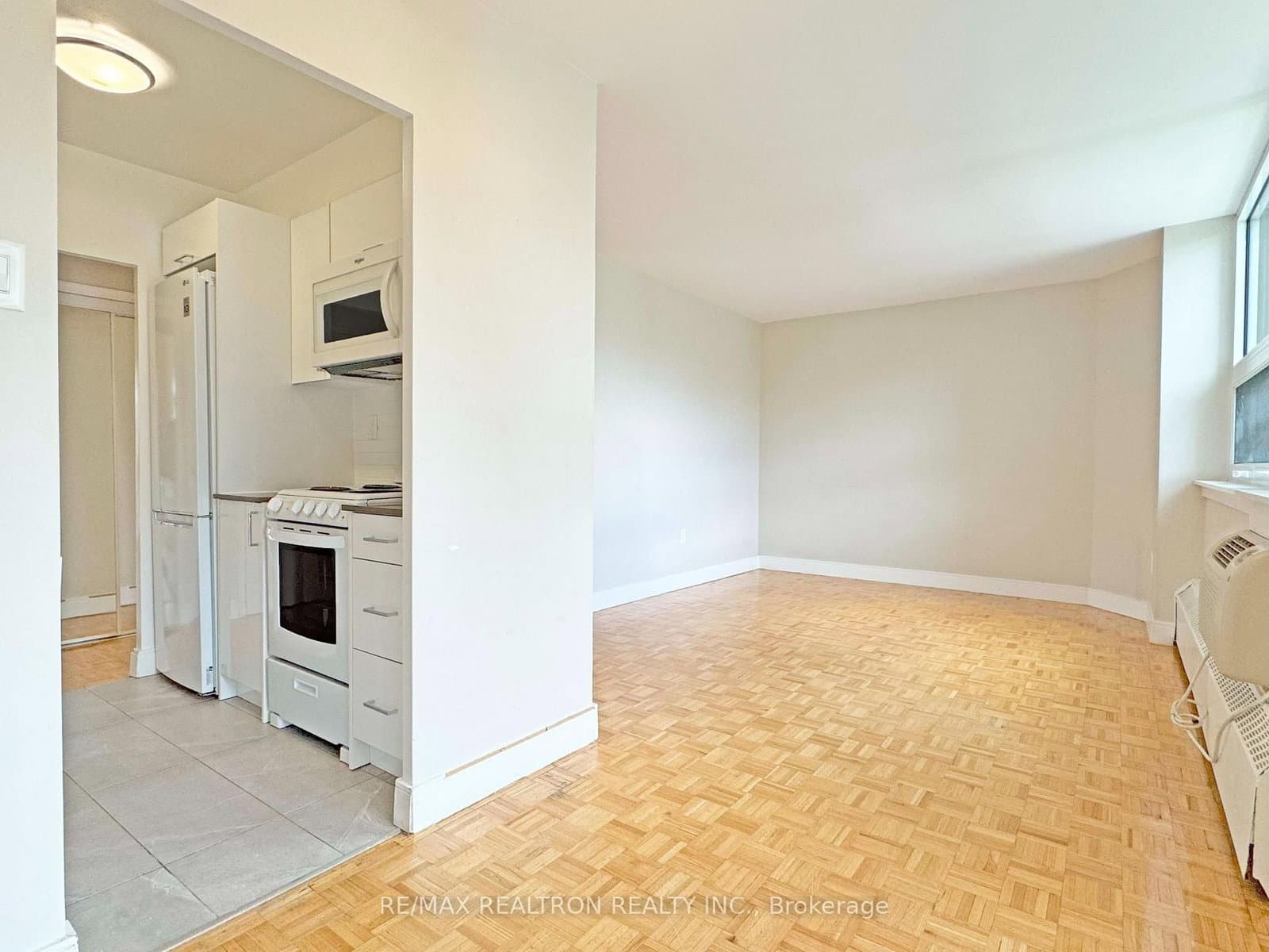 485 Huron Street, Unit 206 thumbnail 7