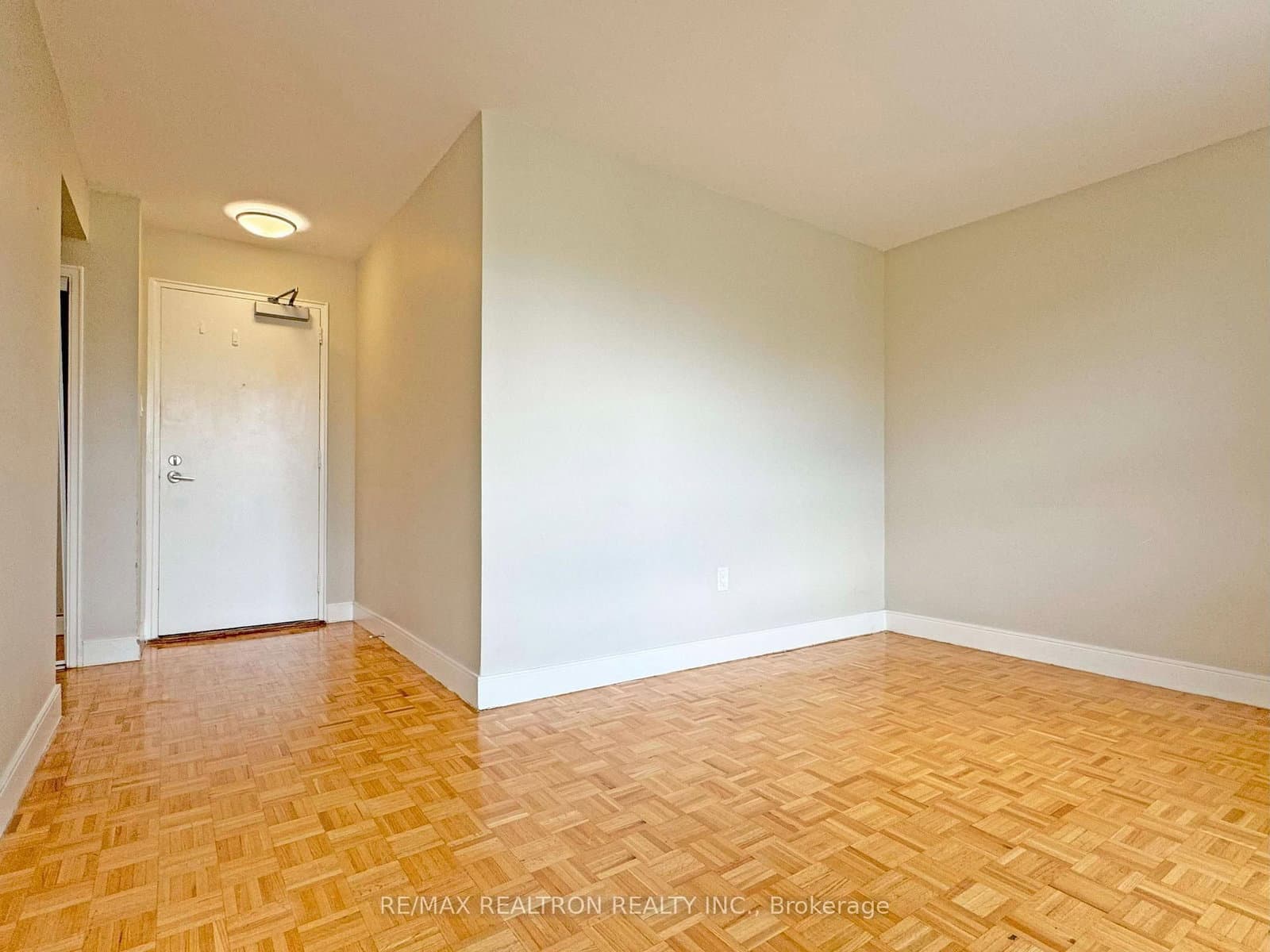 485 Huron Street, Unit 206 thumbnail 8