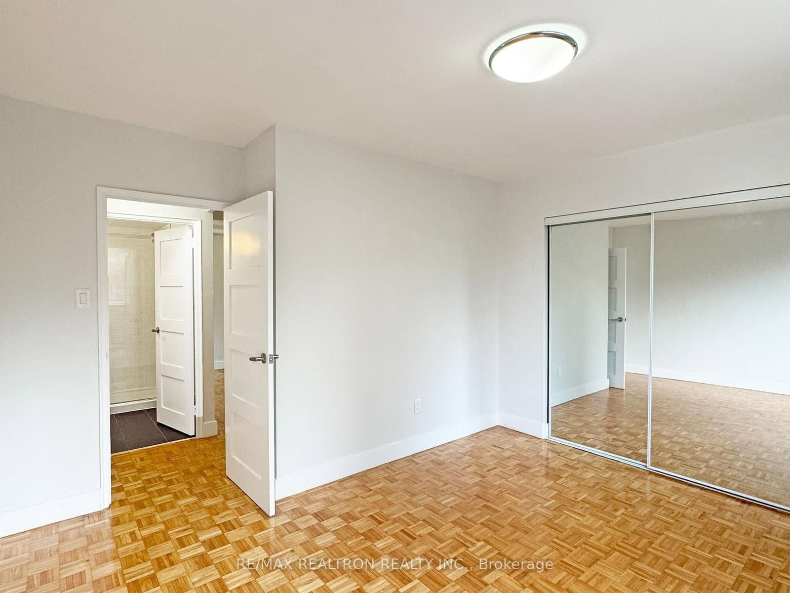 276 St George Street, Unit 804 thumbnail 5