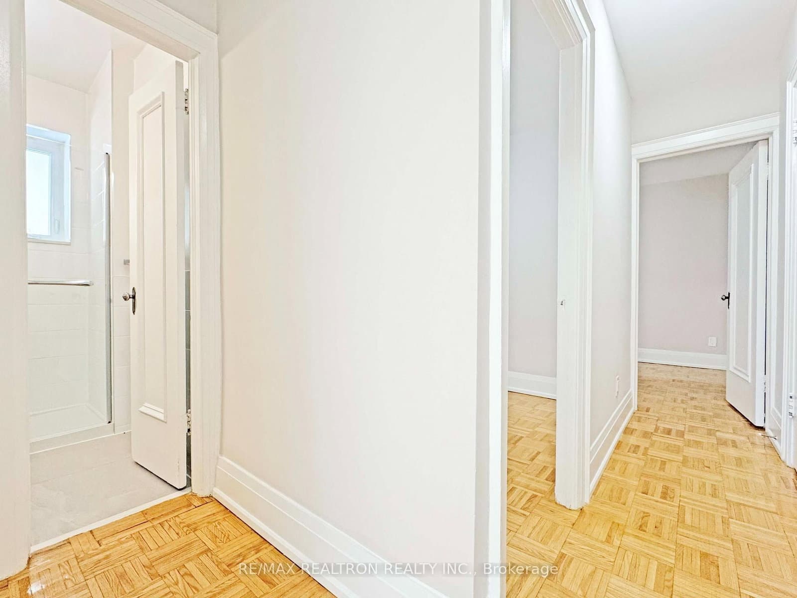 394 Avenue Road, Unit 202 thumbnail 4