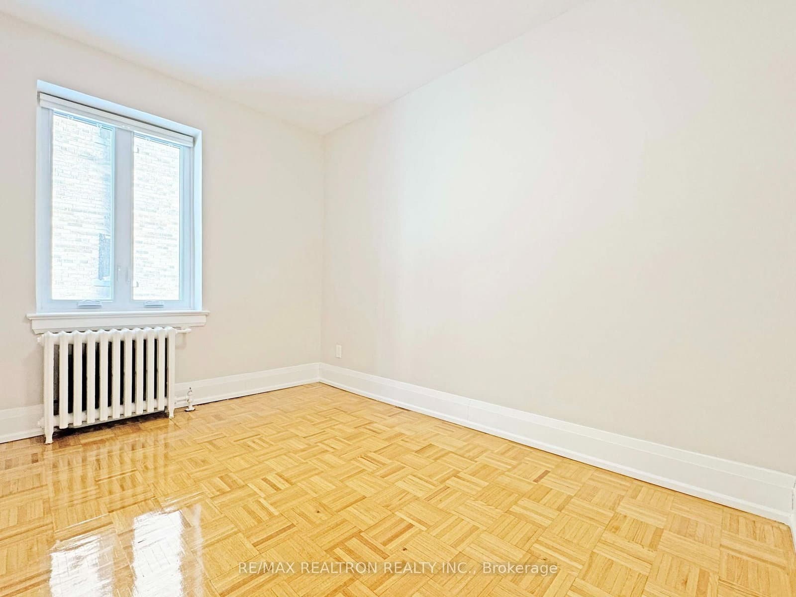 394 Avenue Road, Unit 202 thumbnail 5