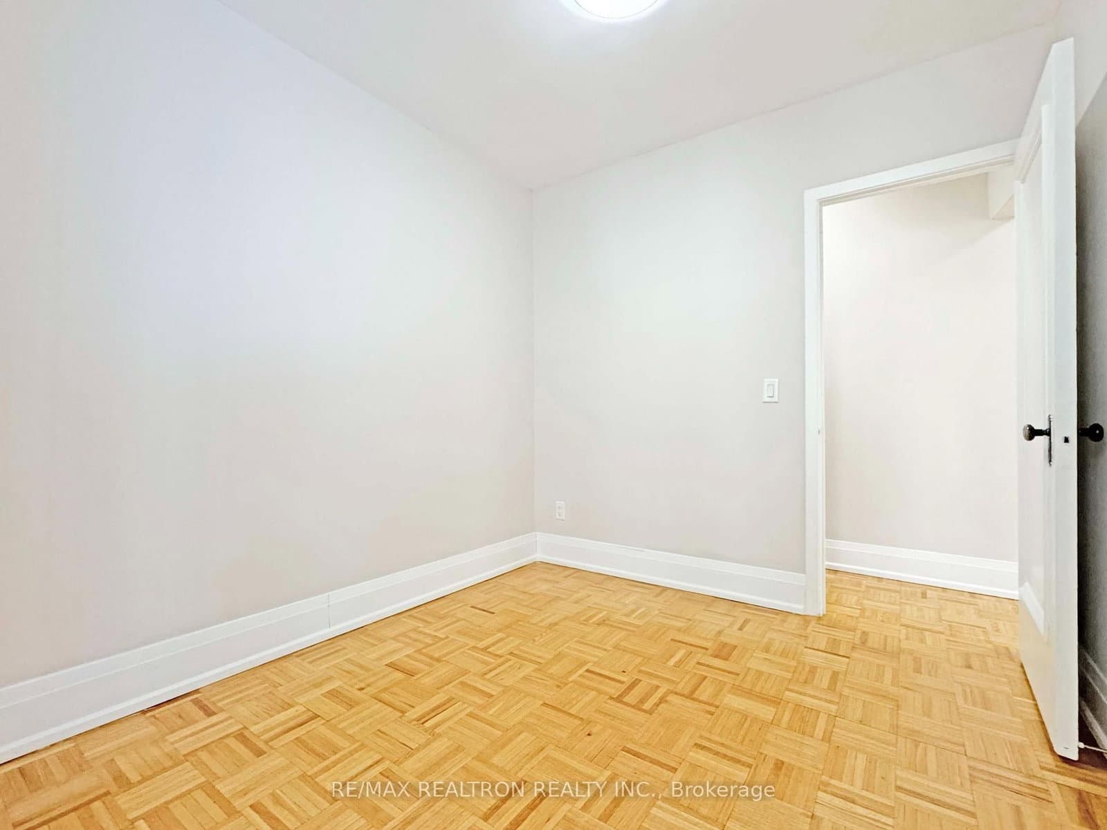 394 Avenue Road, Unit 202 thumbnail 6