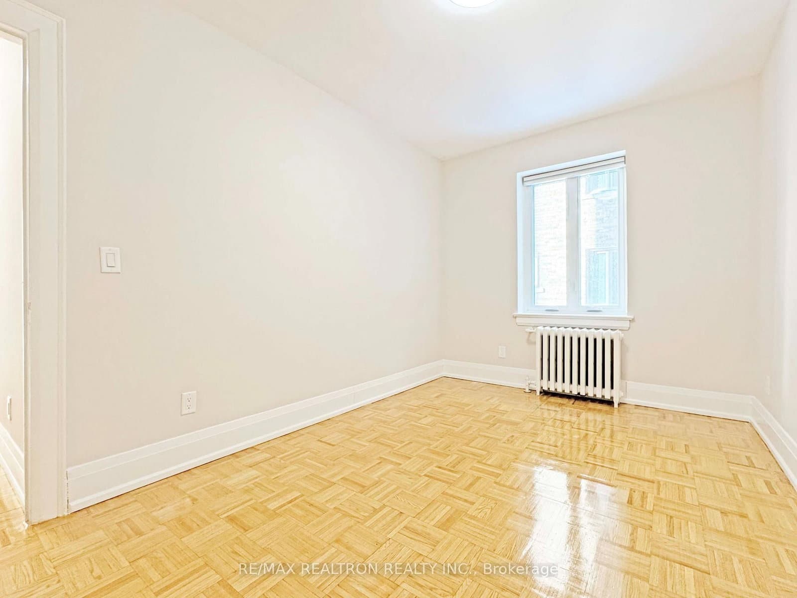 394 Avenue Road, Unit 202 thumbnail 8