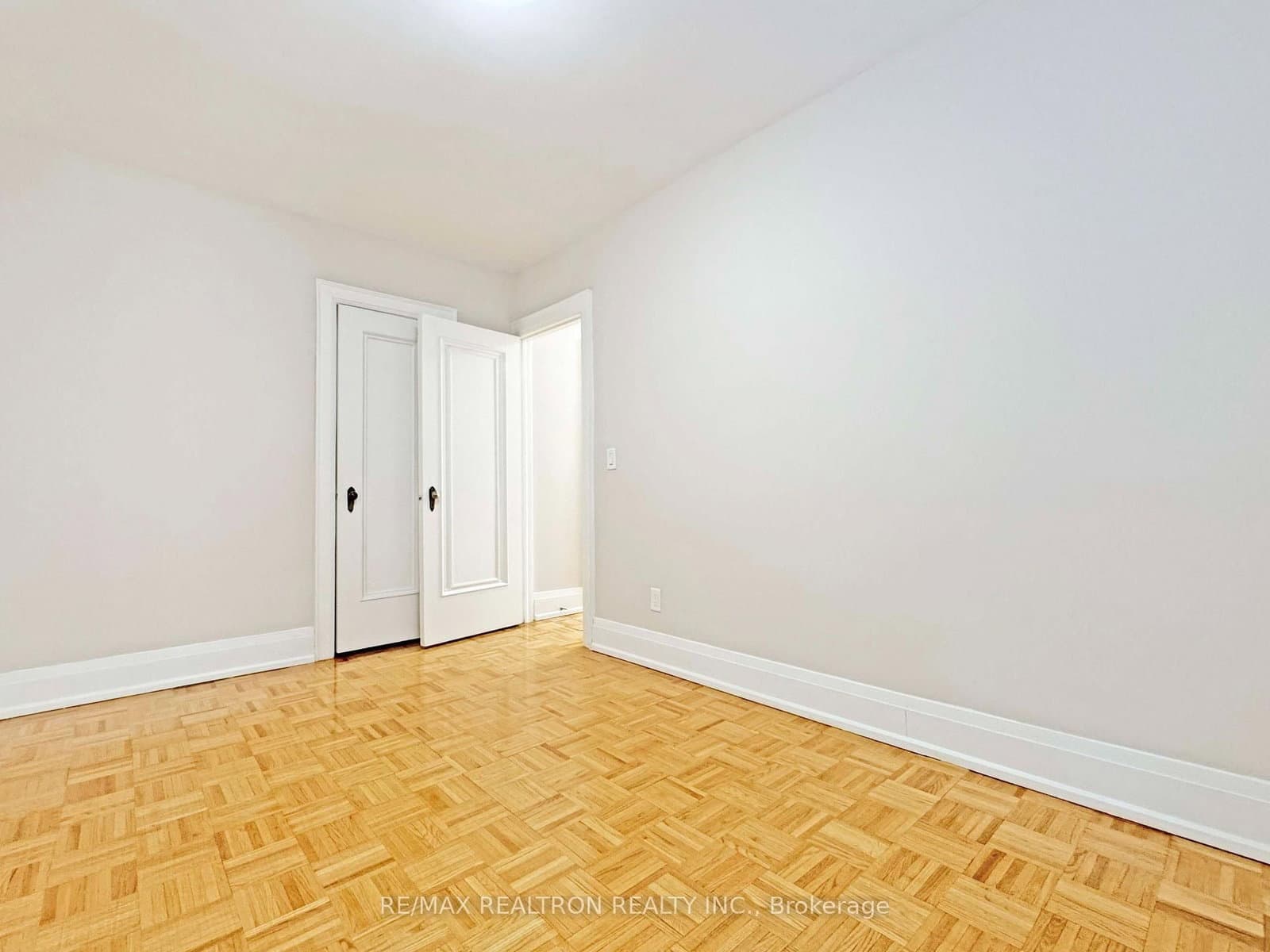 394 Avenue Road, Unit 202 thumbnail 9