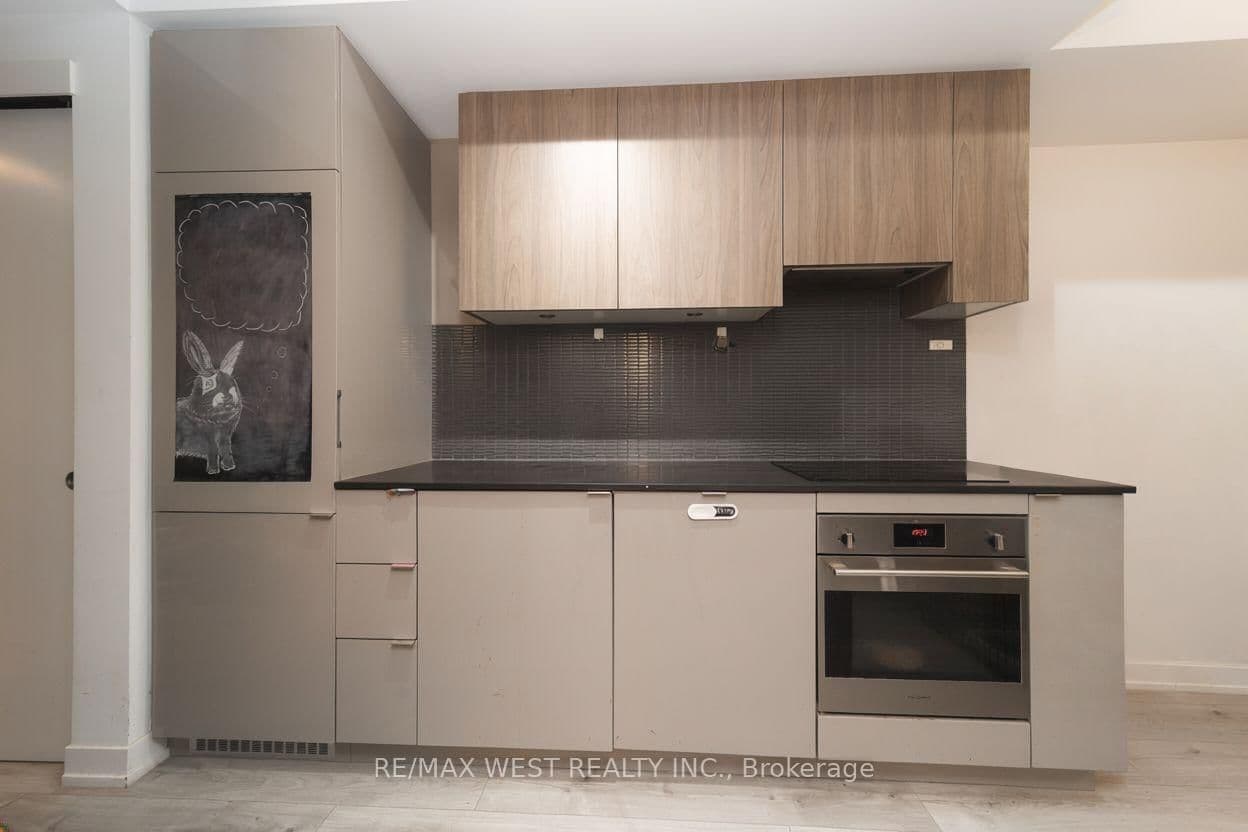 161 Roehampton Avenue, Unit 331 - Image 1