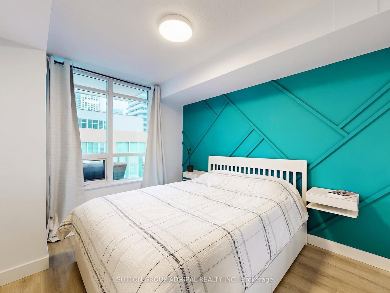 212 Eglinton Avenue, Unit 1005 thumbnail 13