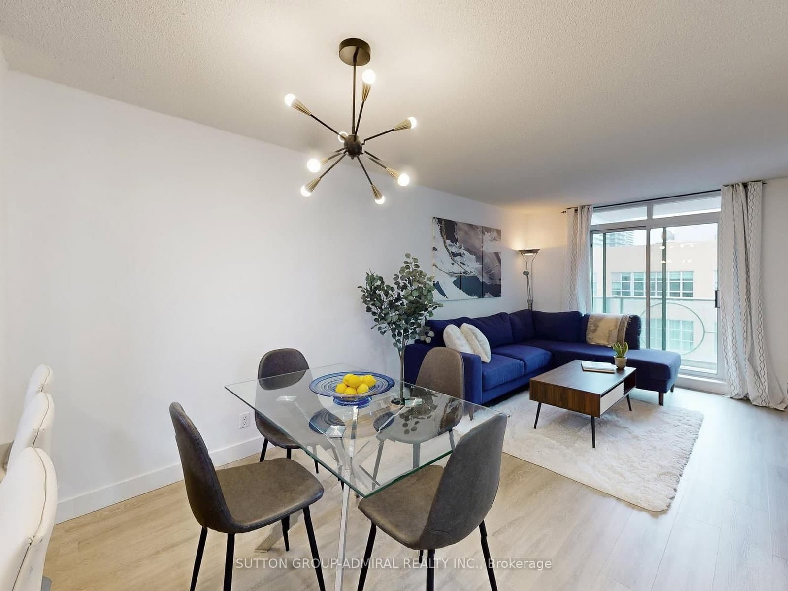 212 Eglinton Avenue, Unit 1005 thumbnail 7