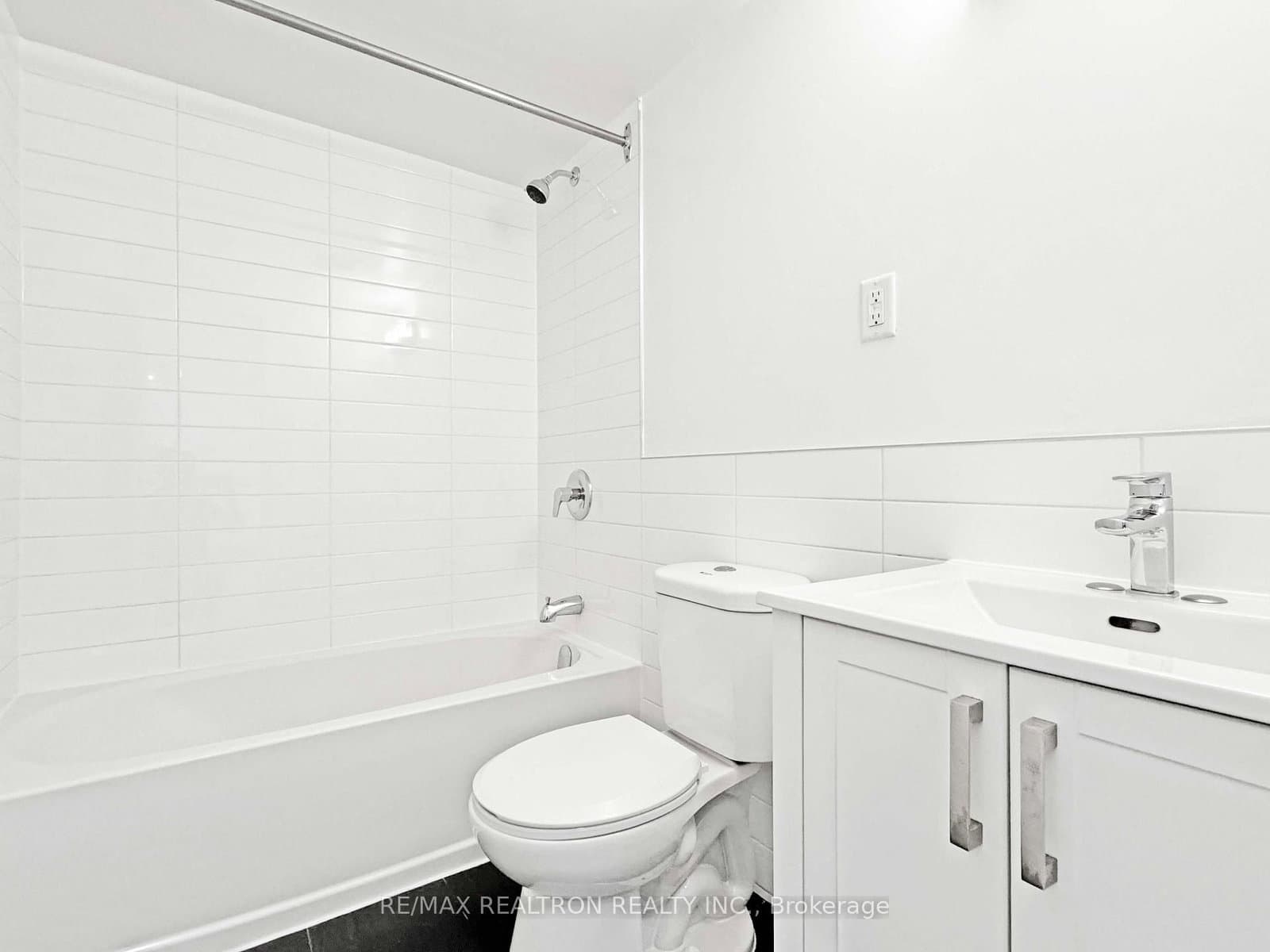 525 Eglinton Avenue E, Unit 903 thumbnail 8