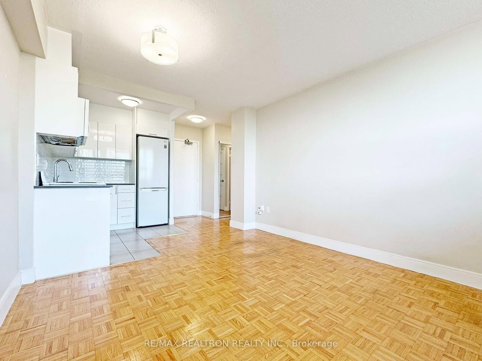 1500 Bathurst Street, Unit 907 thumbnail 6