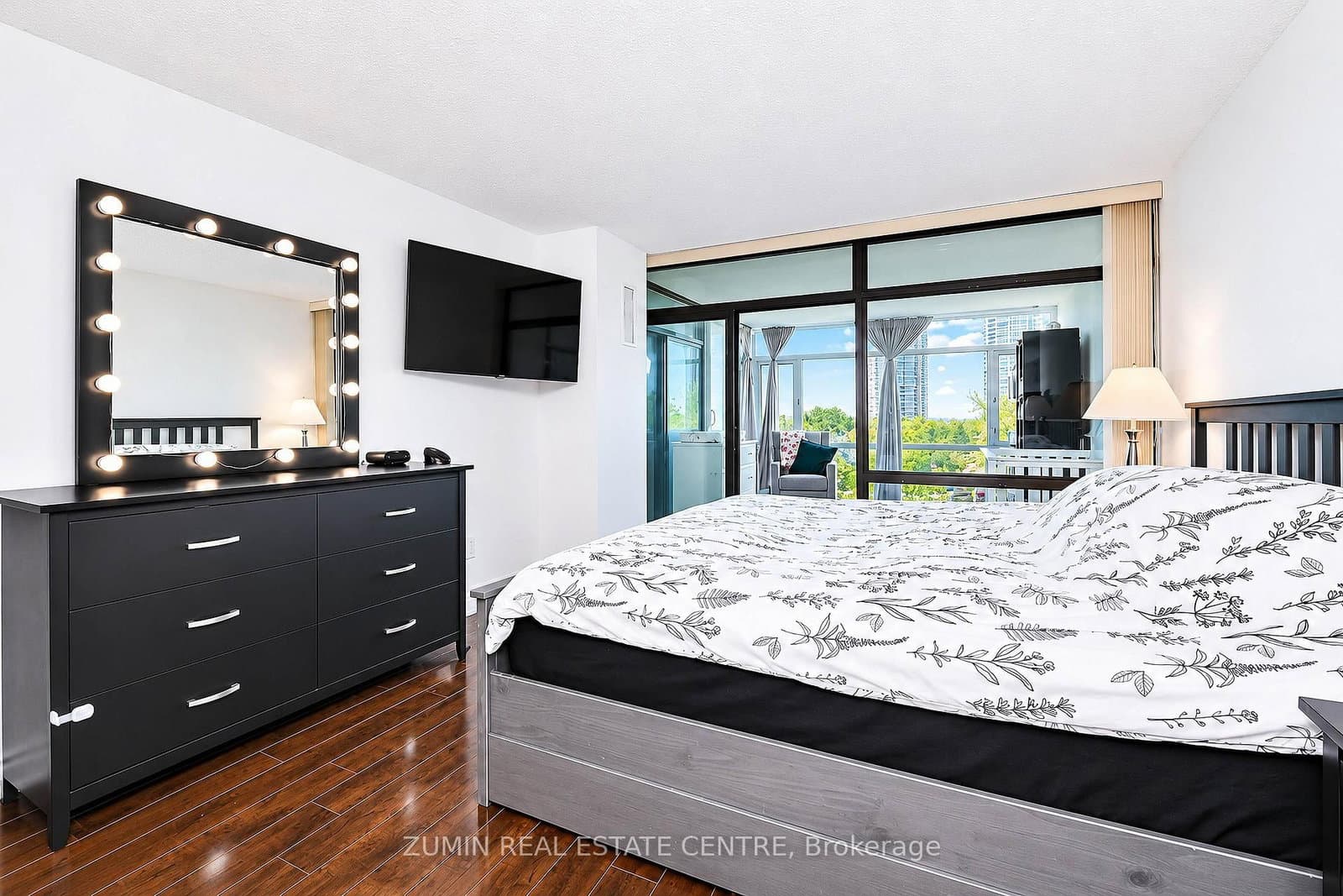1555 E Finch Avenue E, Unit 602 thumbnail 16