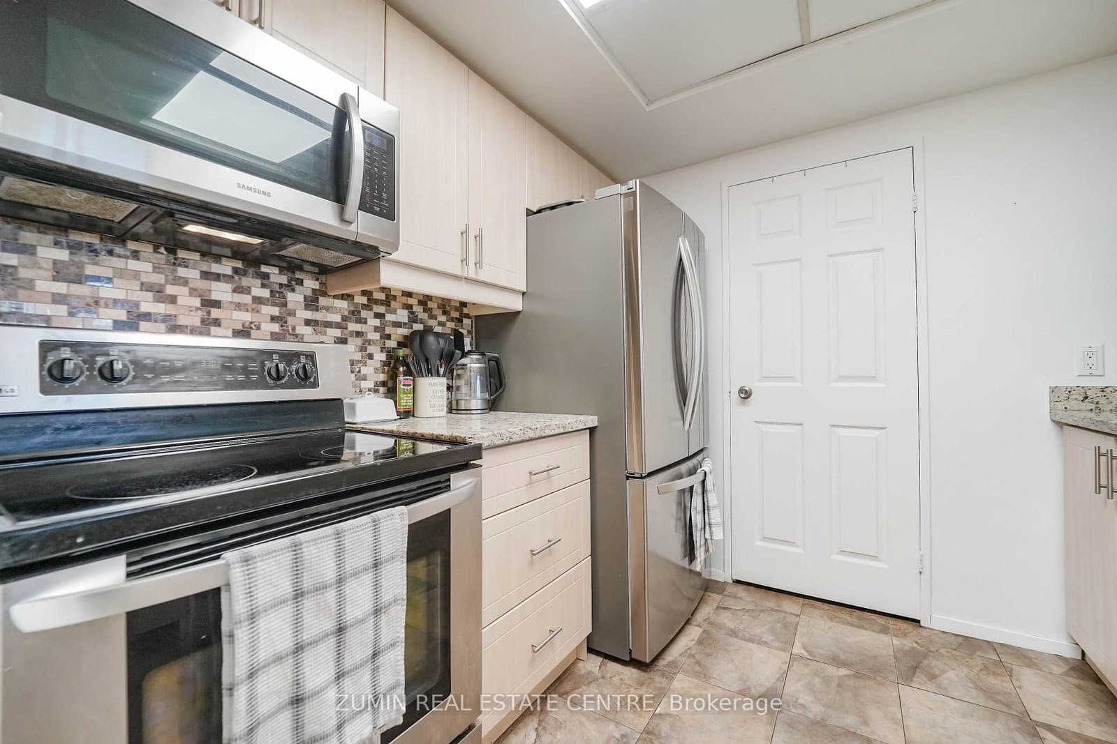 1555 E Finch Avenue E, Unit 602 thumbnail 7