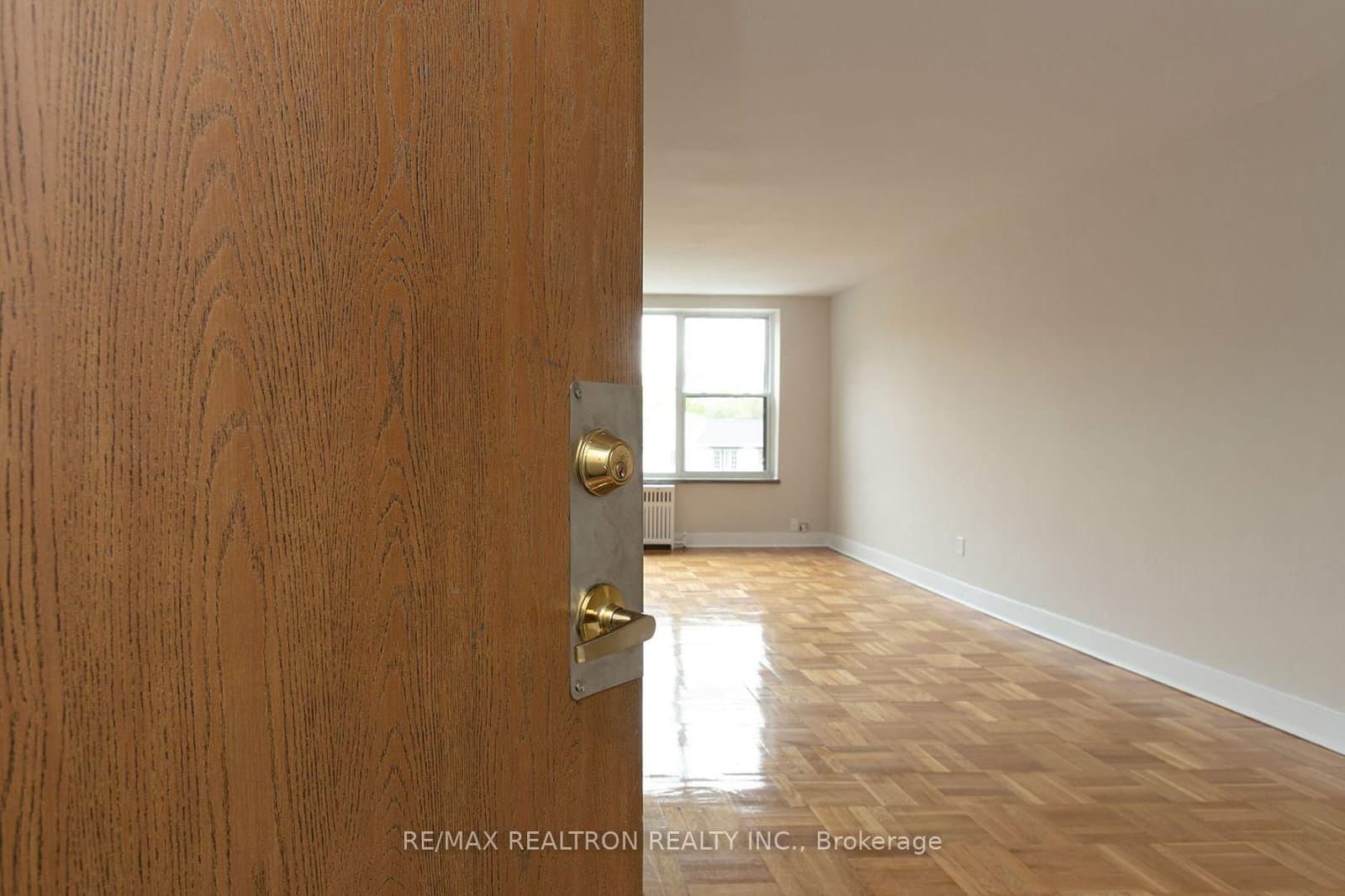 1545 Bathurst Street, Unit 402 thumbnail 3